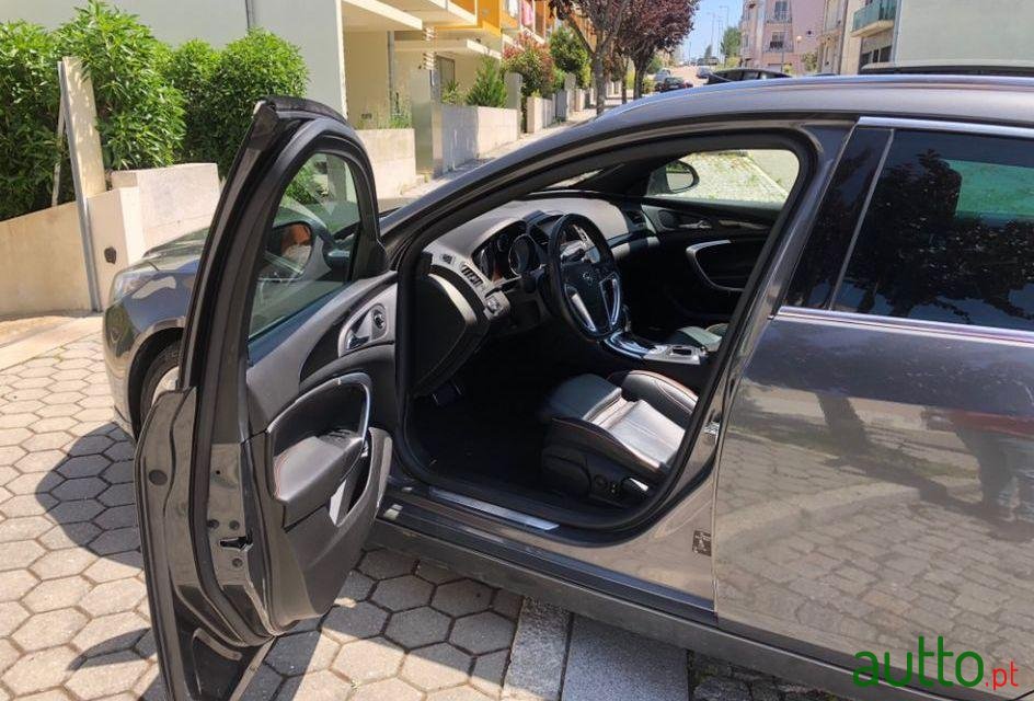 2012' Opel Insignia Sports Tourer photo #4