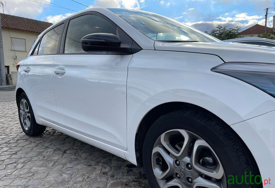2019' Hyundai i20 photo #5