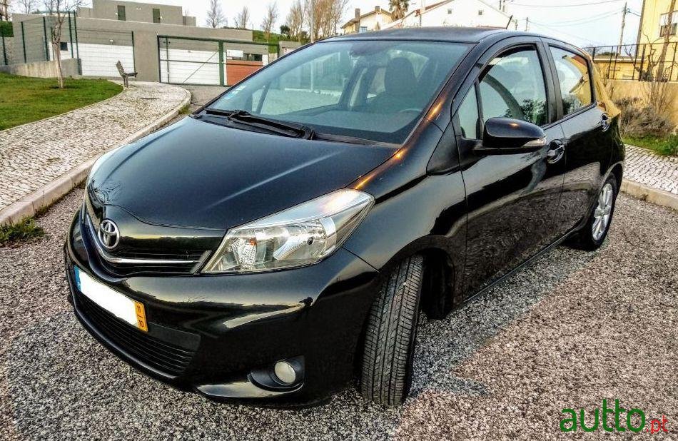 2011' Toyota Yaris photo #4