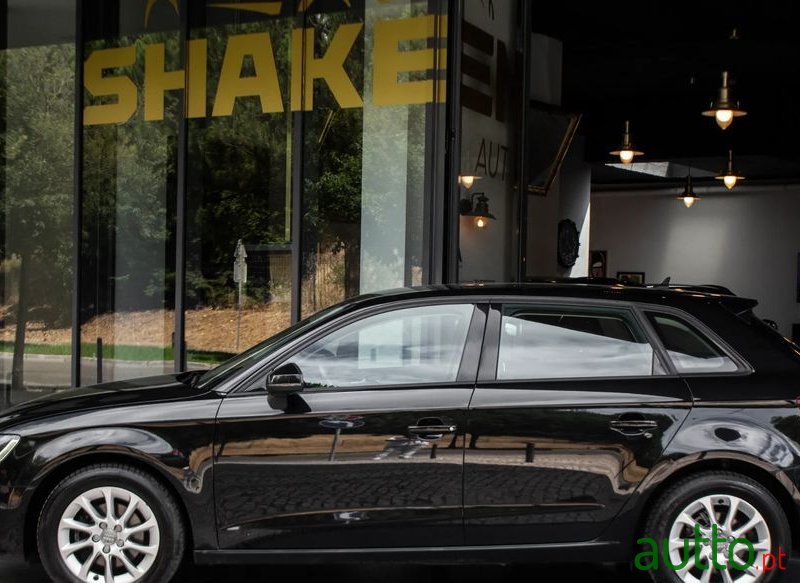 2015' Audi A3 photo #2
