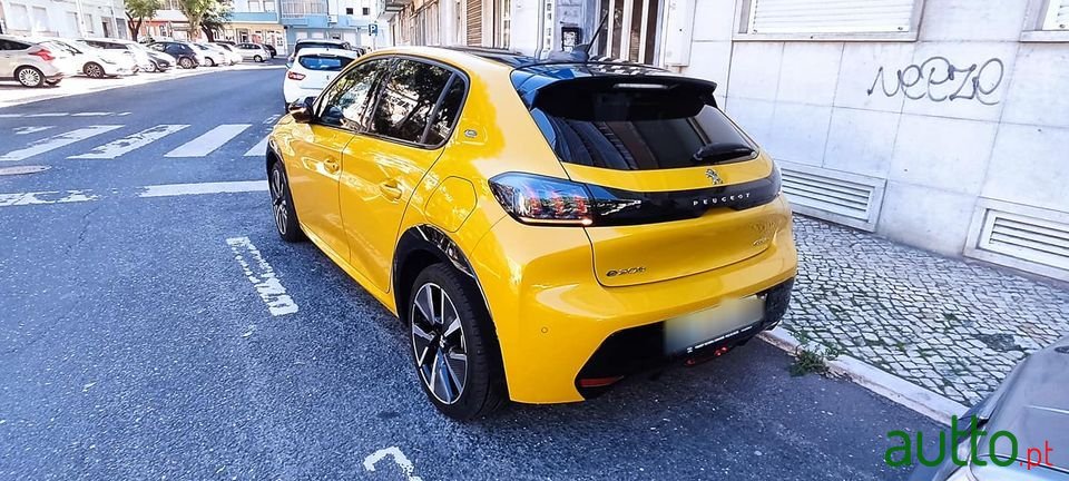 2020' Peugeot 208 photo #5