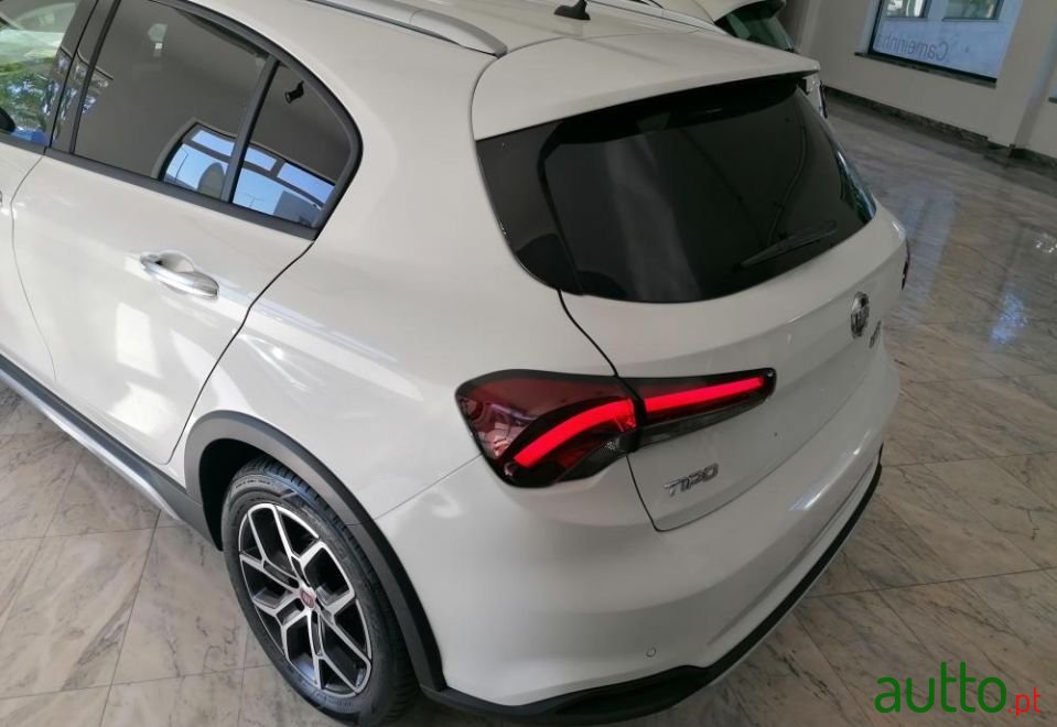 2021' Fiat Tipo Cross photo #4