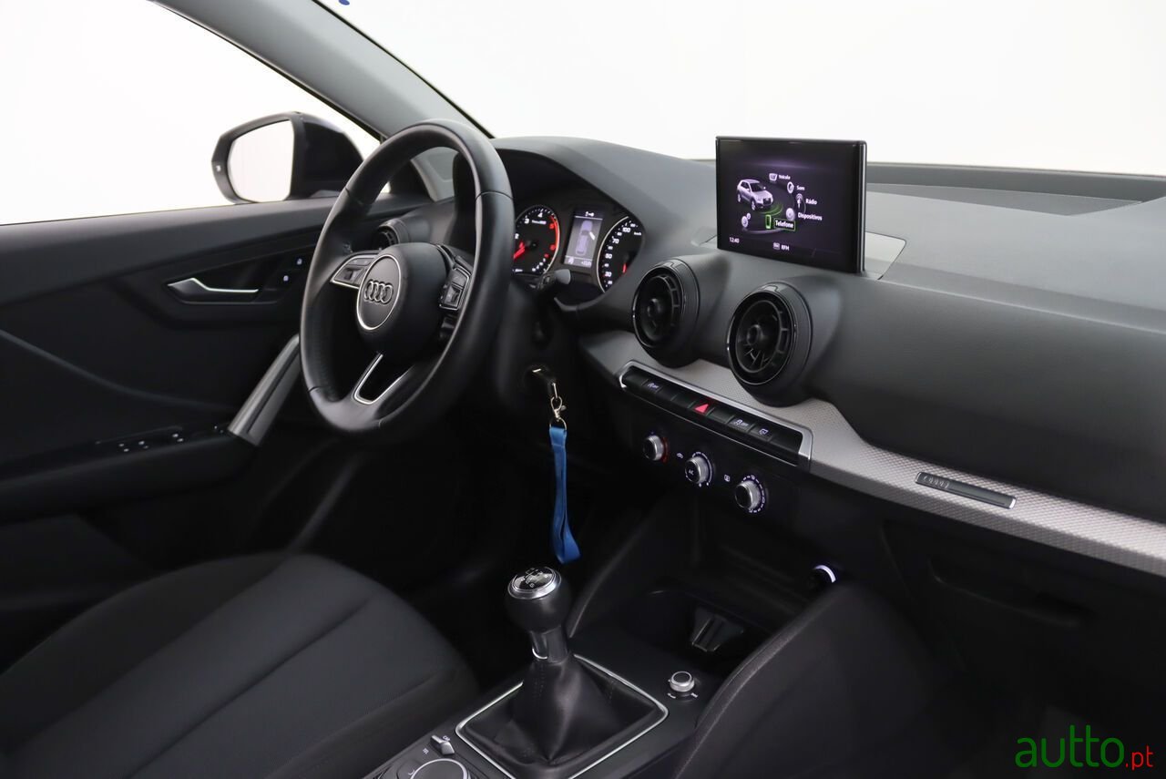 2017' Audi Q2 photo #5