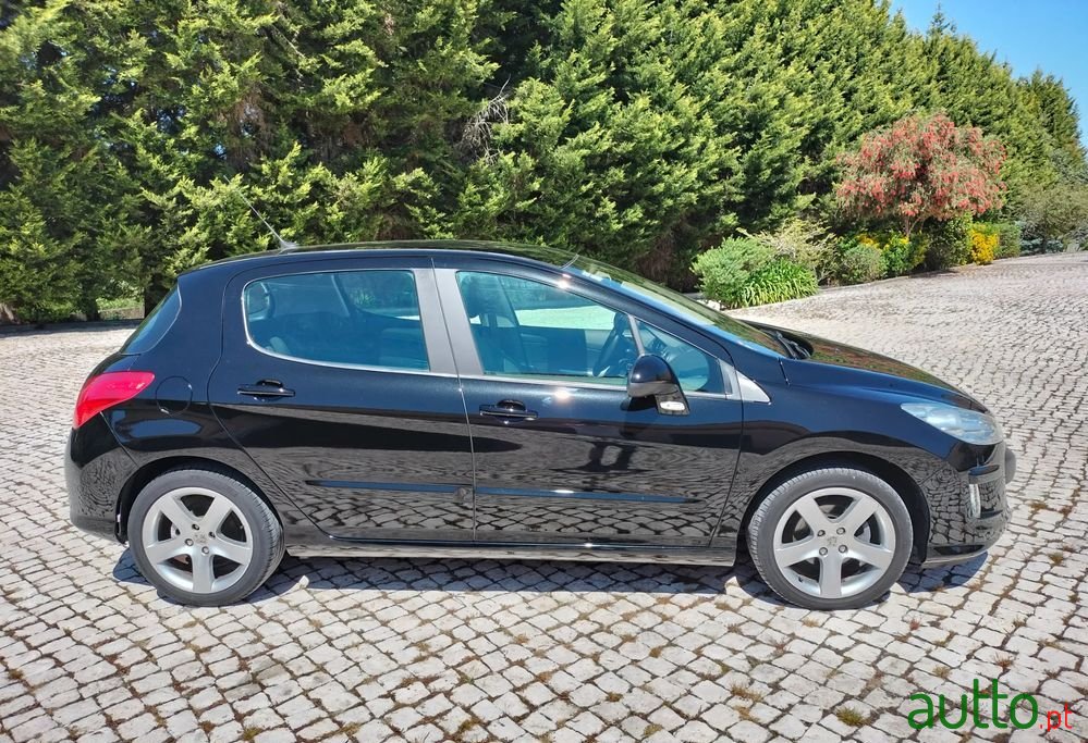 2008' Peugeot 308 1.6 Hdi Sport photo #2