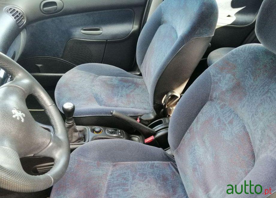 1999' Peugeot 206 photo #1