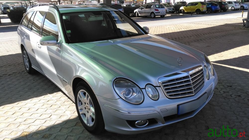 2006' Mercedes-Benz Classe E photo #2