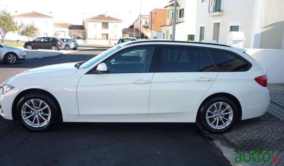 2015' BMW 318 photo #2