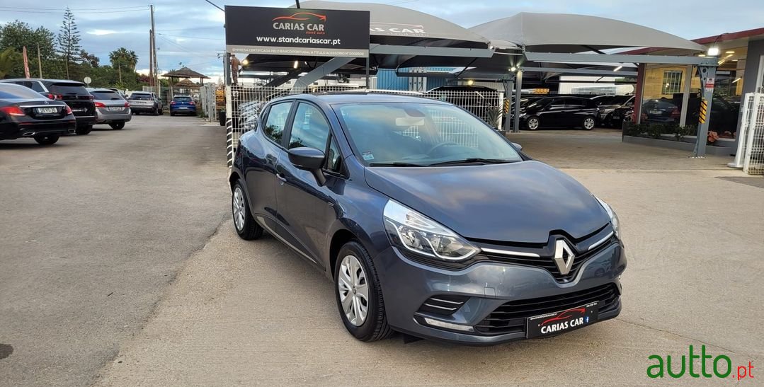 2019' Renault Clio photo #2