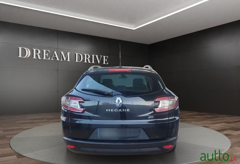 2010' Renault Megane Sport Tourer photo #5