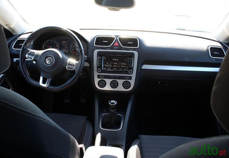 2009' Volkswagen Scirocco photo #3