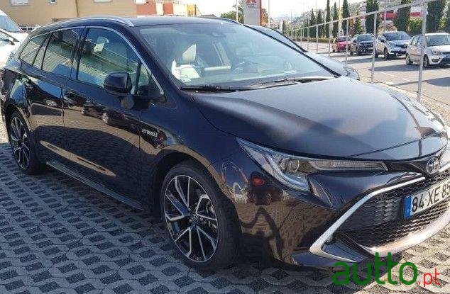 2018' Toyota Corolla Touring Sports photo #1