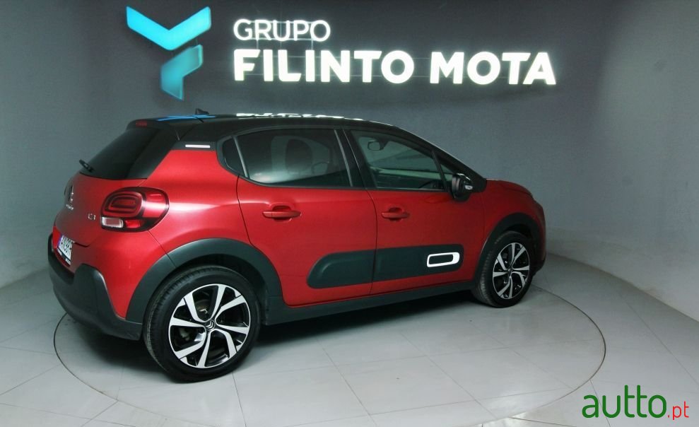 2022' Citroen C3 1.5 Bluehdi Shine Pack photo #2