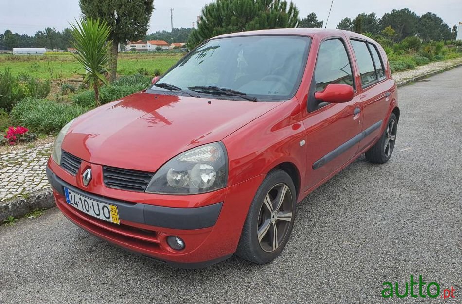 2003' Renault Clio 1.5 Dci S photo #3