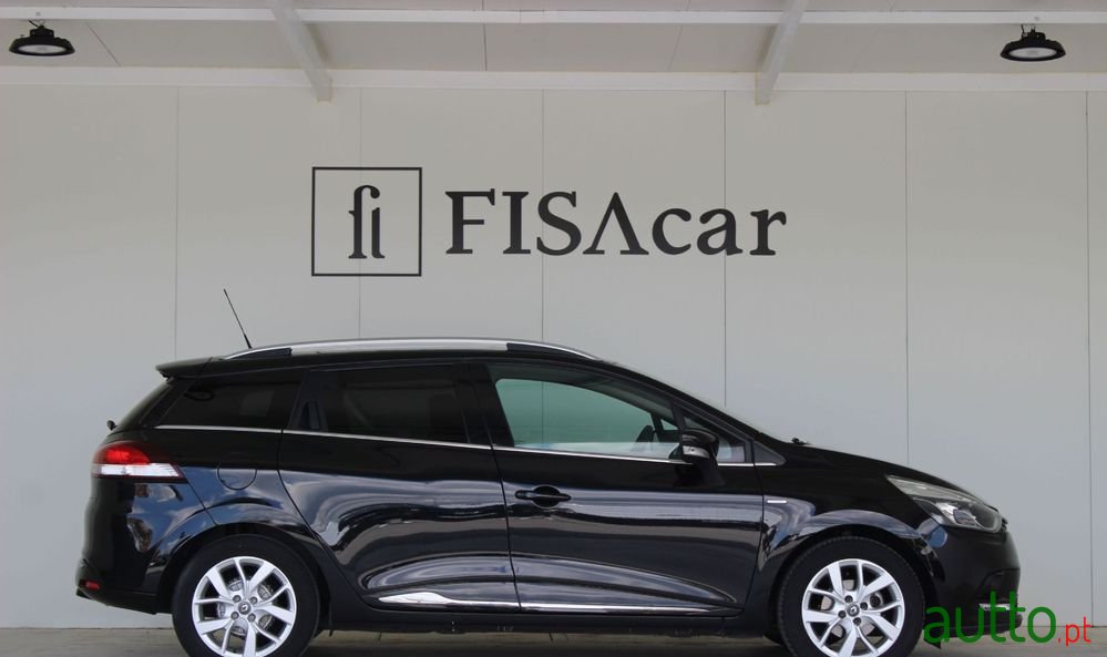 2019' Renault Clio Sport Tourer photo #6