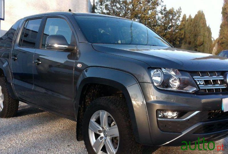 2018' Volkswagen Amarok photo #3