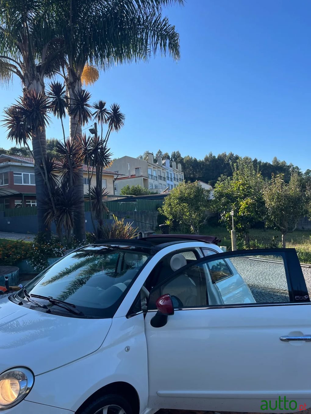 2010' Fiat 500C photo #4