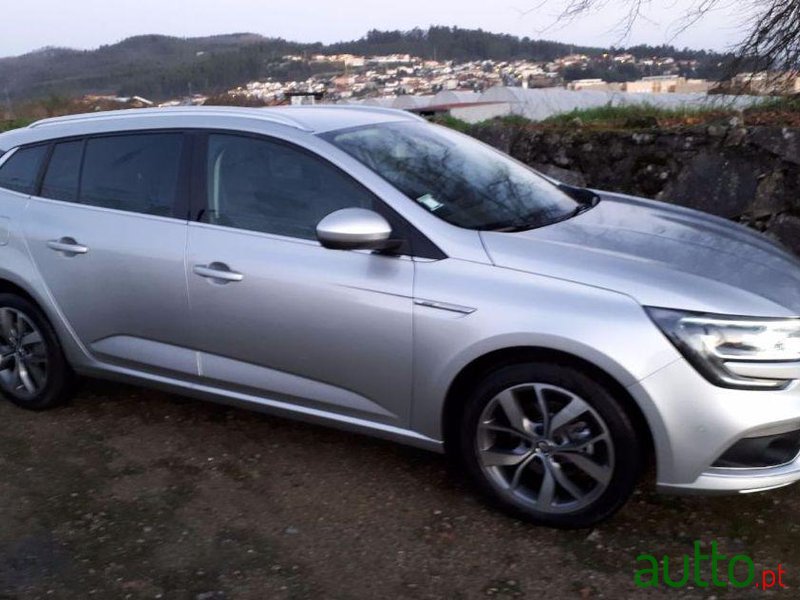 2017' Renault Megane Sport Tourer photo #1