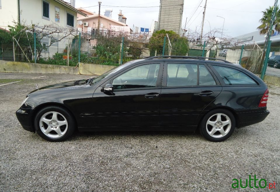 2001' Mercedes-Benz C-220 photo #3