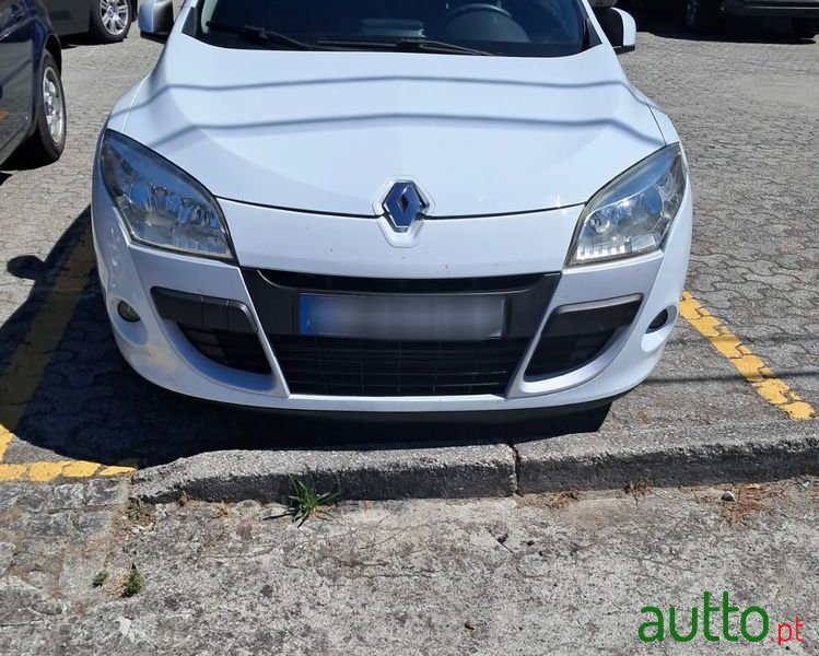 2010' Renault Megane Coupe photo #1