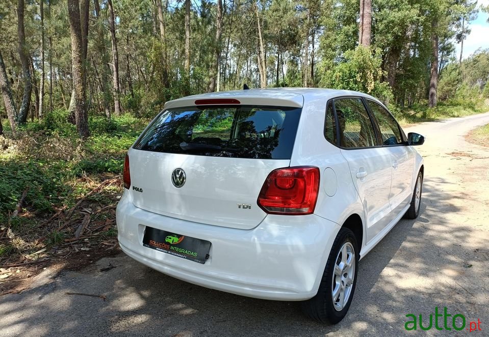 2013' Volkswagen Polo photo #6