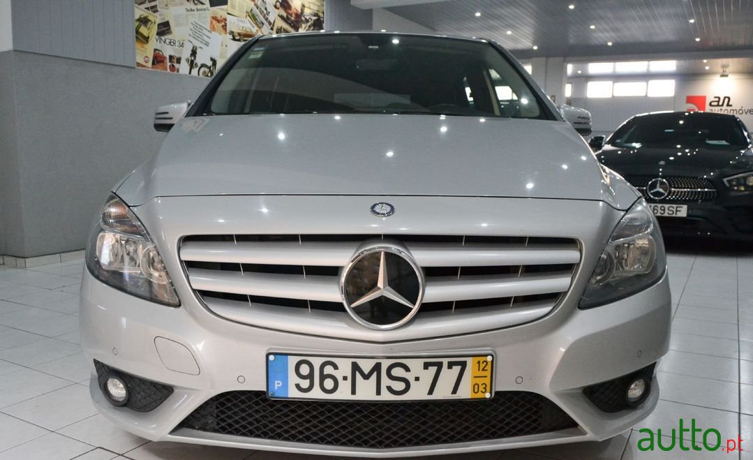 2012' Mercedes-Benz B-180 photo #2