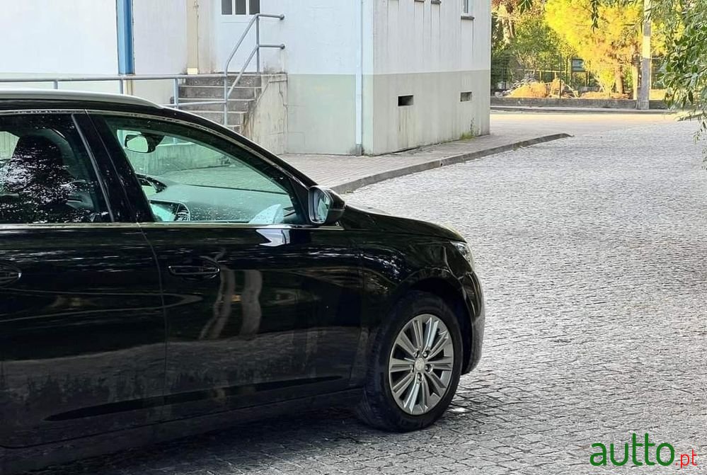 2020' Peugeot 308 Sw photo #5