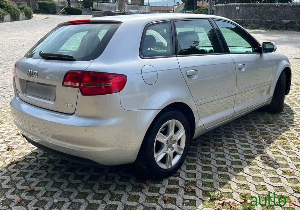 2011' Audi A3 Sportback photo #2