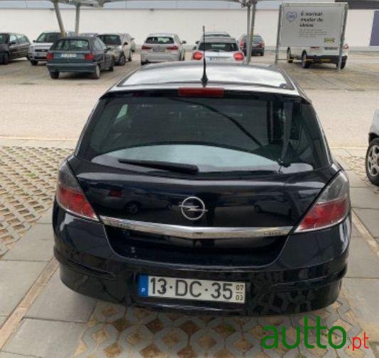2007' Opel Astra 1.3 Cdti Edition photo #2