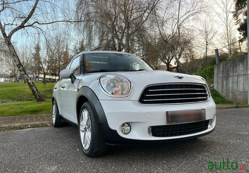 2011' MINI Countryman Cooper D photo #6