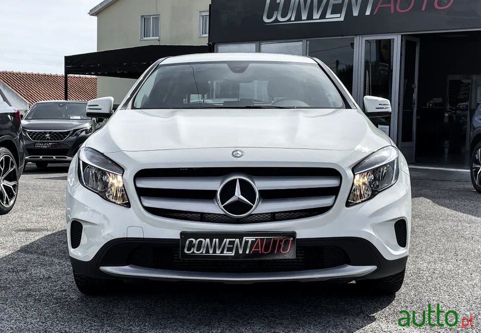 2016' Mercedes-Benz Gla-180 photo #2