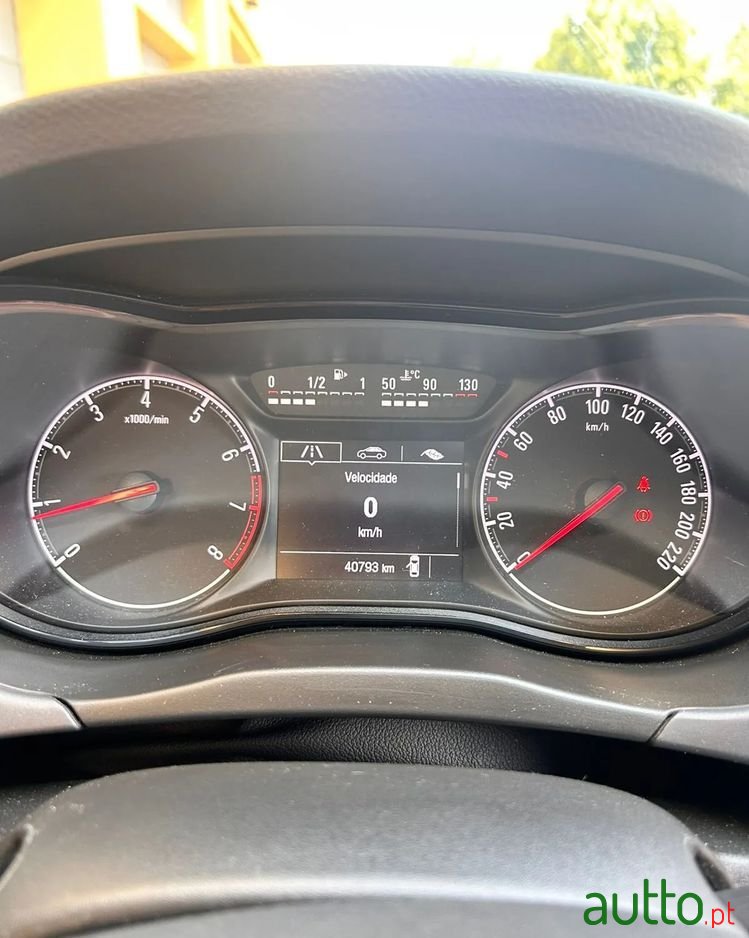 2019' Opel Corsa 1.0 T 120 Anos photo #2