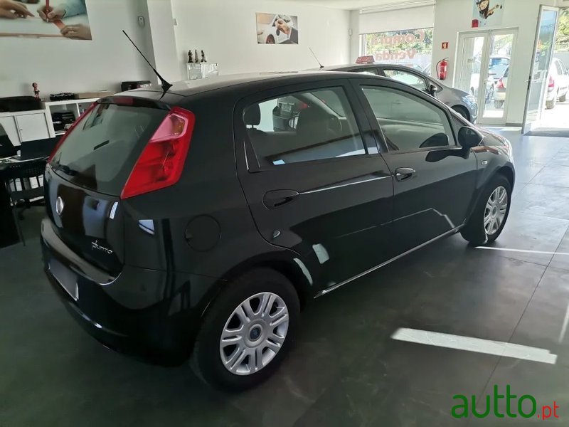 2010' Fiat Grande Punto photo #3