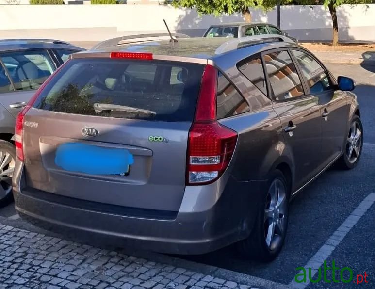 2010' Kia Ceed Sw photo #2