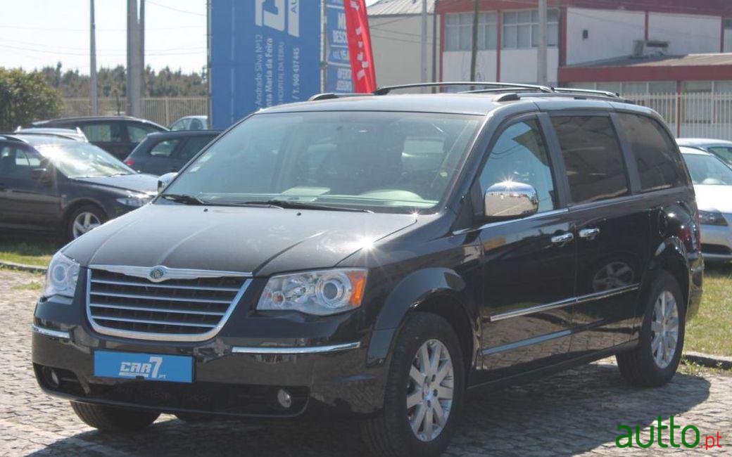 2010' Chrysler Voyager 2.8 Crd Atx Lx photo #1