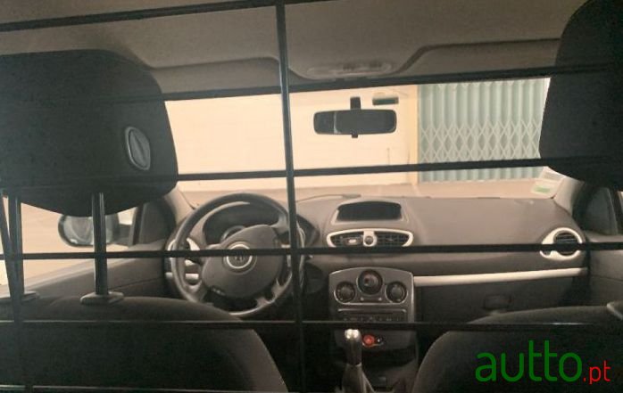 2012' Renault Clio photo #5