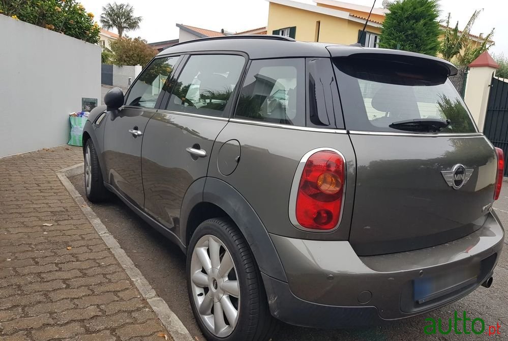 2011' MINI Countryman Cooper D photo #6