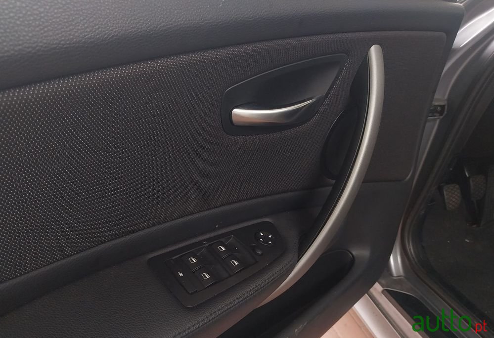 2011' BMW Série 1 D photo #4