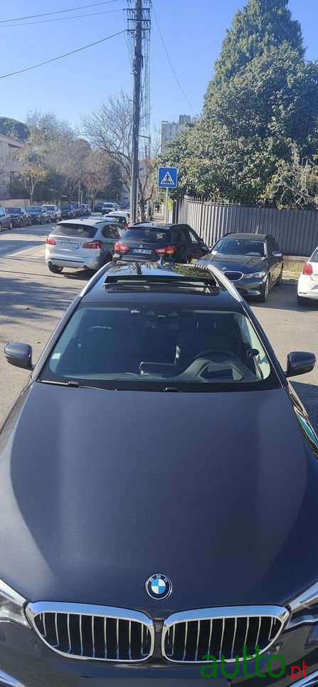 2020' BMW Série 5 D Aut. photo #2