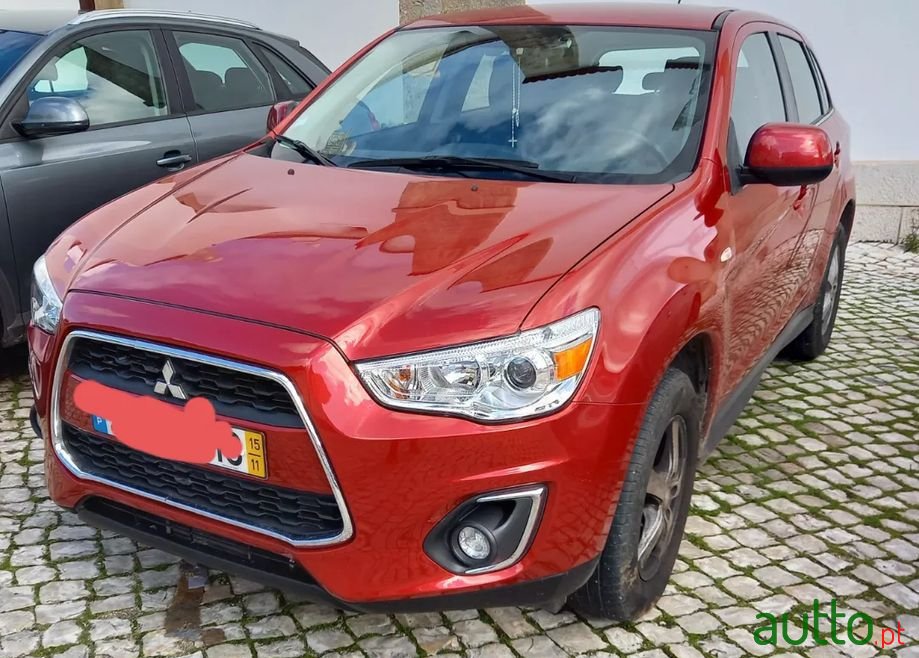 2015' Mitsubishi ASX photo #5