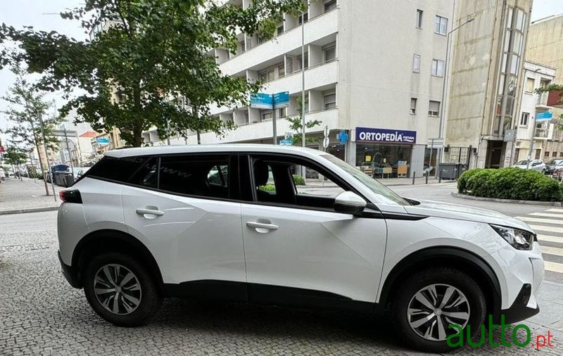 2020' Peugeot 2008 1.5 Bluehdi Active photo #4