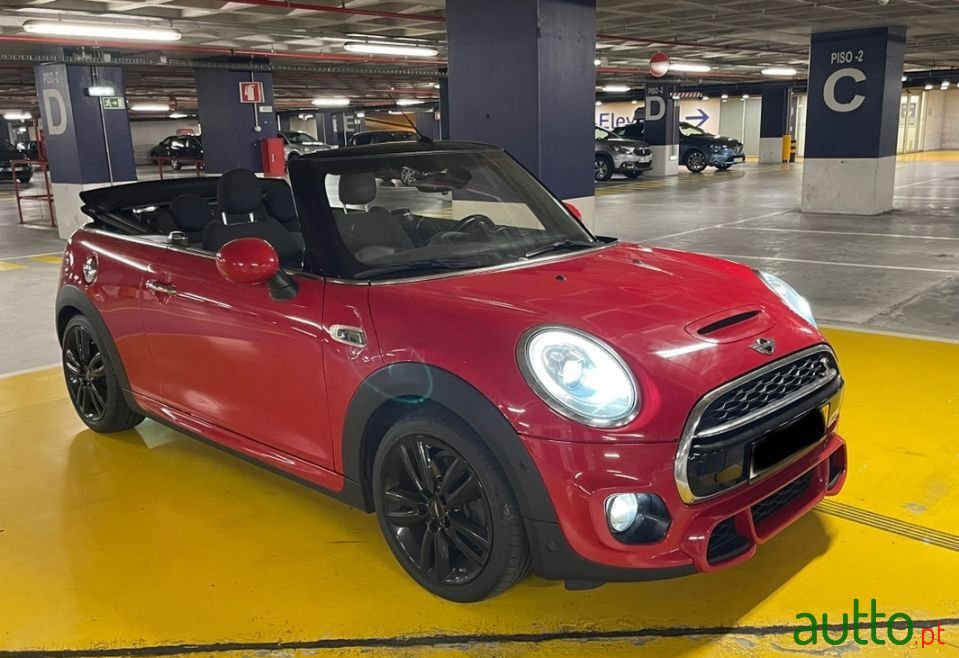 2016' MINI Cabrio photo #1