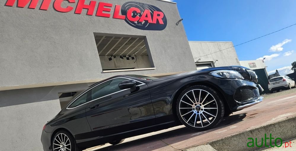 2017' Mercedes-Benz Classe C photo #3