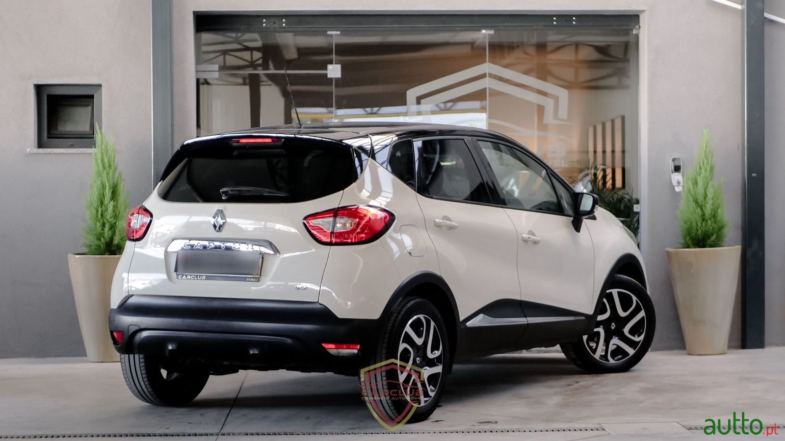 2015' Renault Captur photo #6
