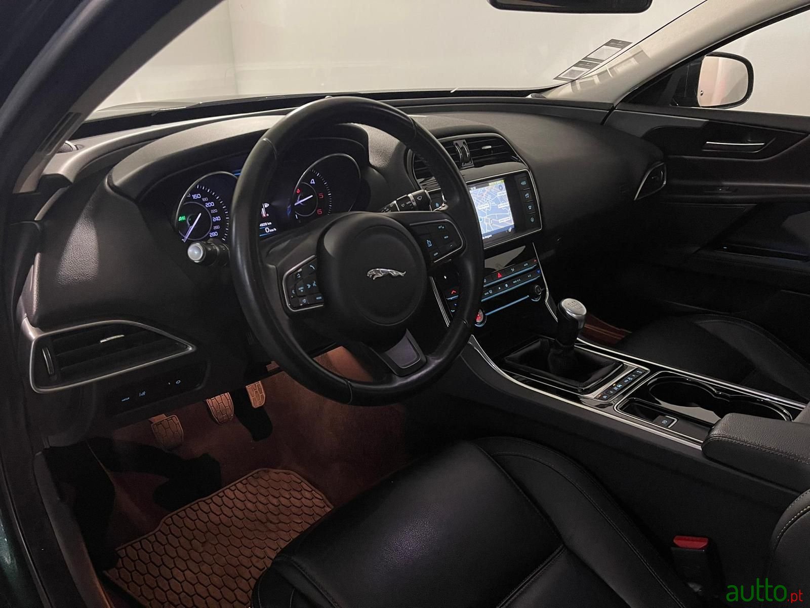 2015' Jaguar XE photo #4