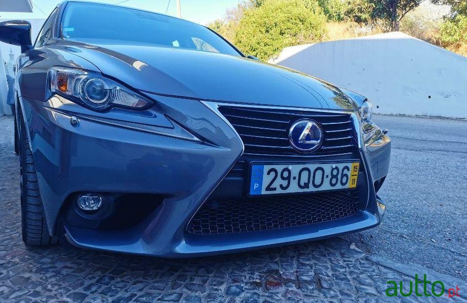 2015' Lexus Is 300H Ver-Pack-F-Sport photo #4