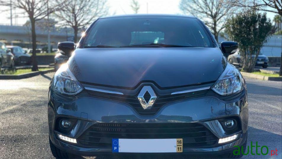 2016' Renault Clio Limited photo #2