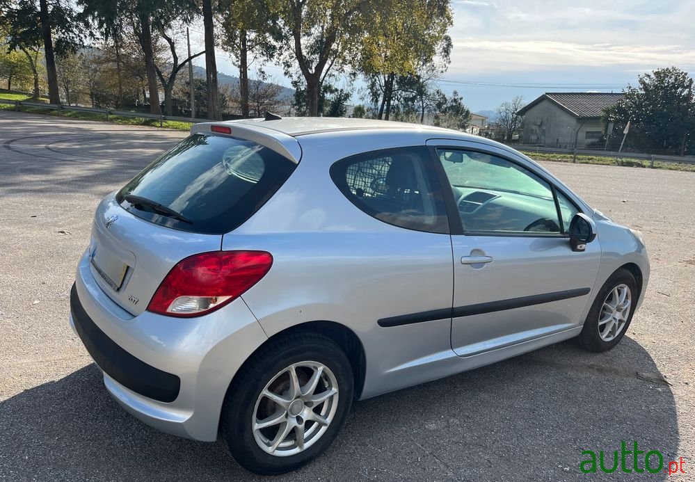 2010' Peugeot 207 1.6 Hdi Sport photo #5
