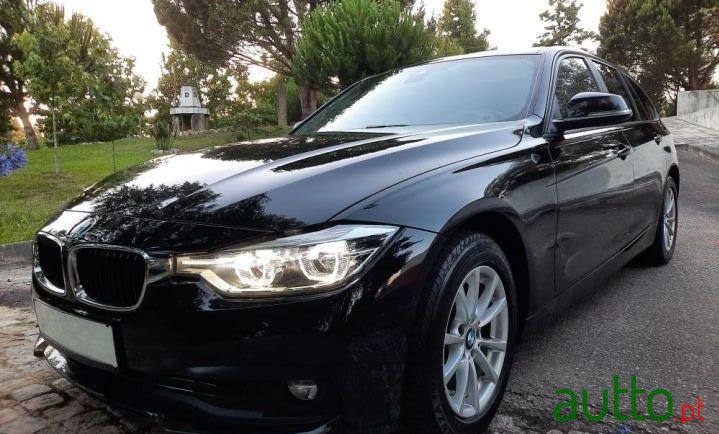 2017' BMW 320 photo #1