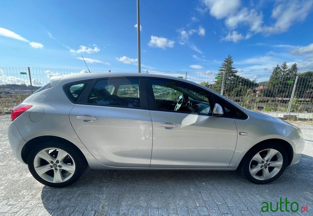 2010' Opel Astra 1.3 Cdti Cosmo photo #6