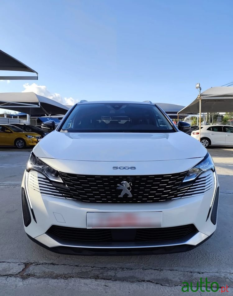 2022' Peugeot 5008 photo #3